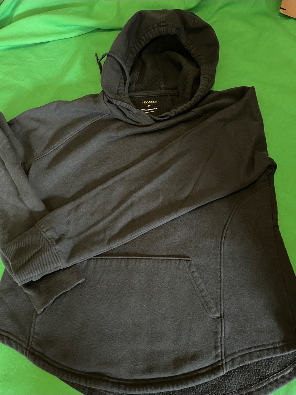 tek gear black pullover hoodie with kangaroo pocket